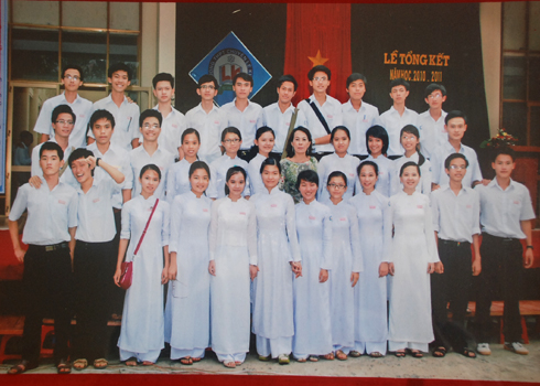 Một lớp có 3 thủ khoa và á khoa